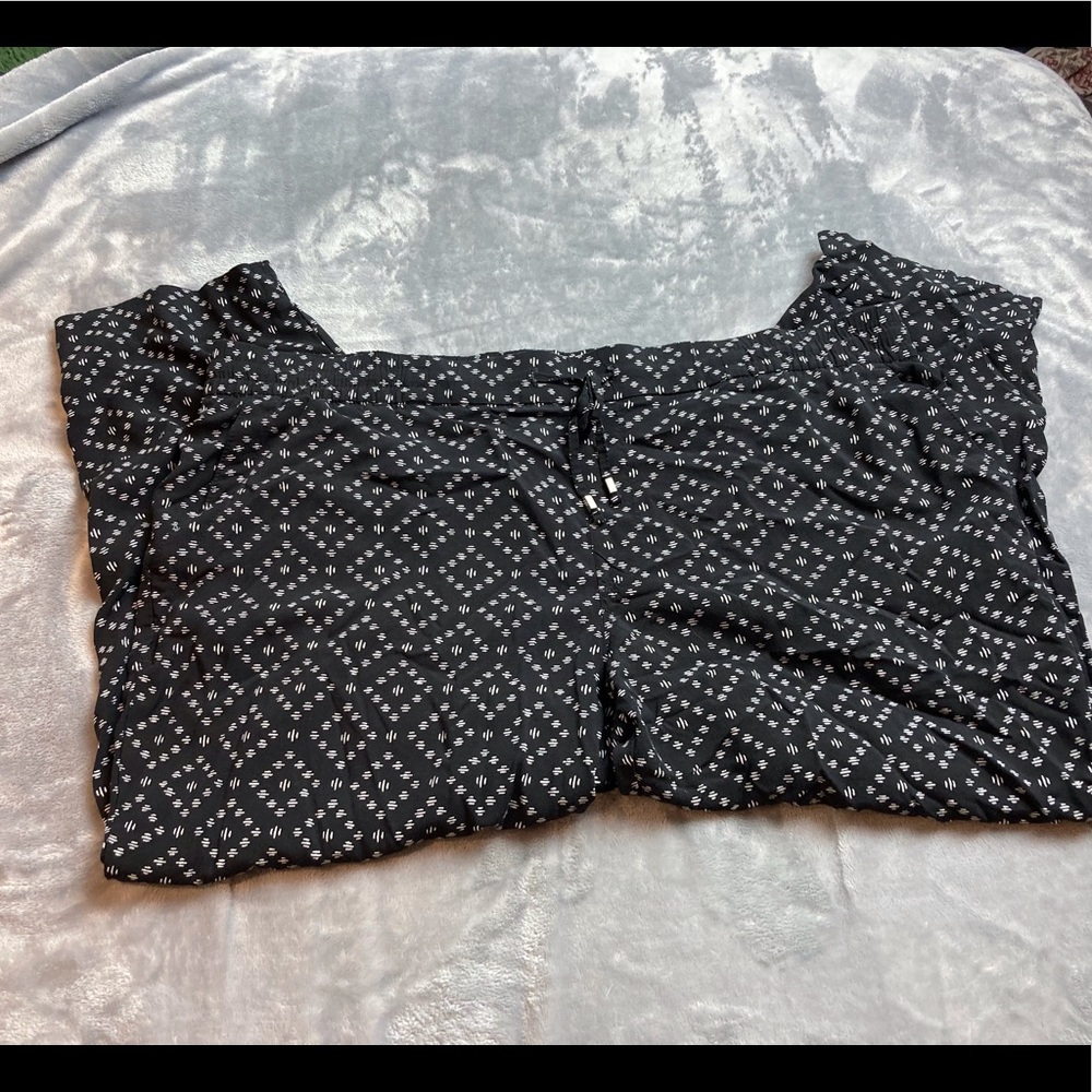Old Navy Flowy Cropped Pants Size XL